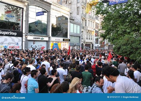 2013 Gezi Park Protests: Echoes of Freedom and Discontent Resounding Through Istanbul's Streets